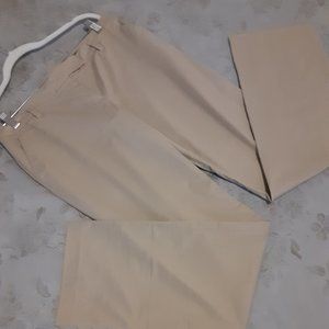 Old Navy mid rise Khaki classic chino pants women's size 6 NEW